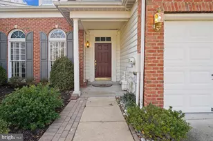328 Colony Point Pl, Edgewater, MD 21037 - Photo 8