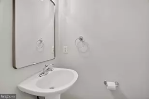 8608 Woodland Manor Dr, Laurel, MD 20724 - Photo 20