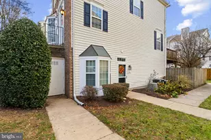 2421 Lizbec Ct, Crofton, MD 21114 - Photo 2