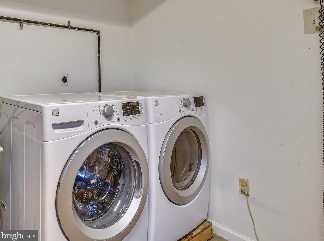 1606 Angus Ct, Crofton MD 21114-2002 exterior