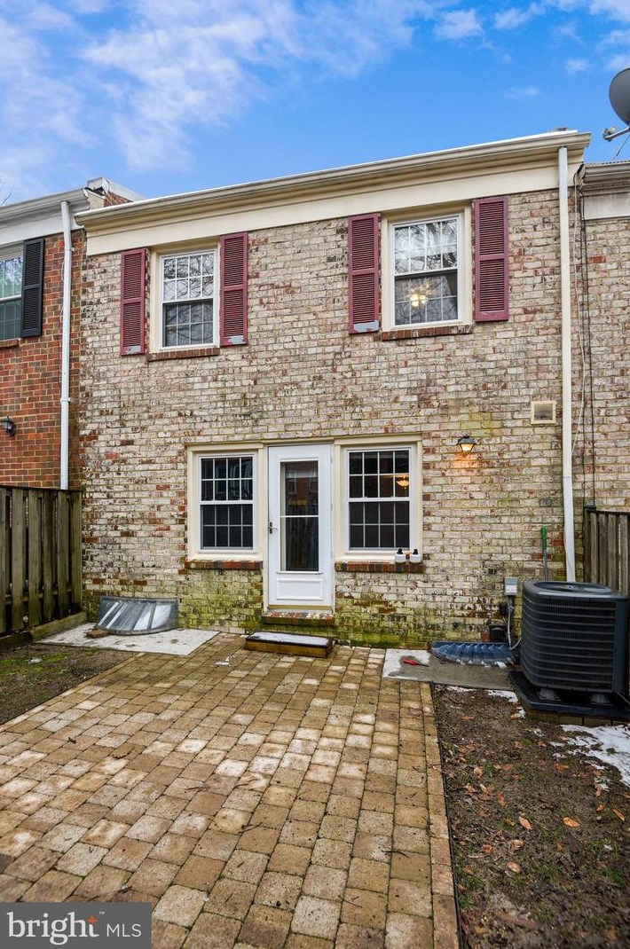 1606 Angus Ct, Crofton MD 21114-2002 exterior