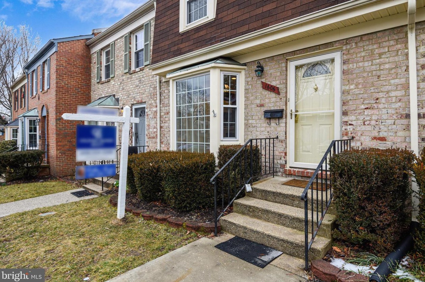 1606 Angus Ct, Crofton, MD 21114-2002