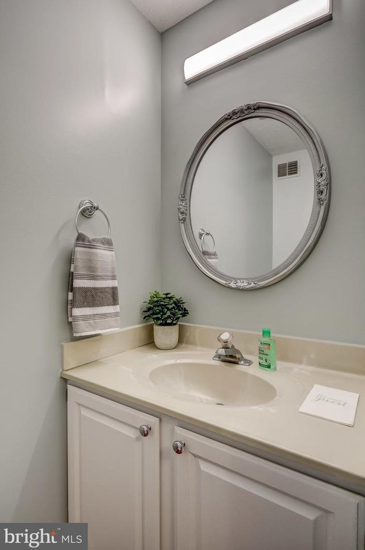 2084 Ingleside Ct, Crofton MD 21114-1849 exterior