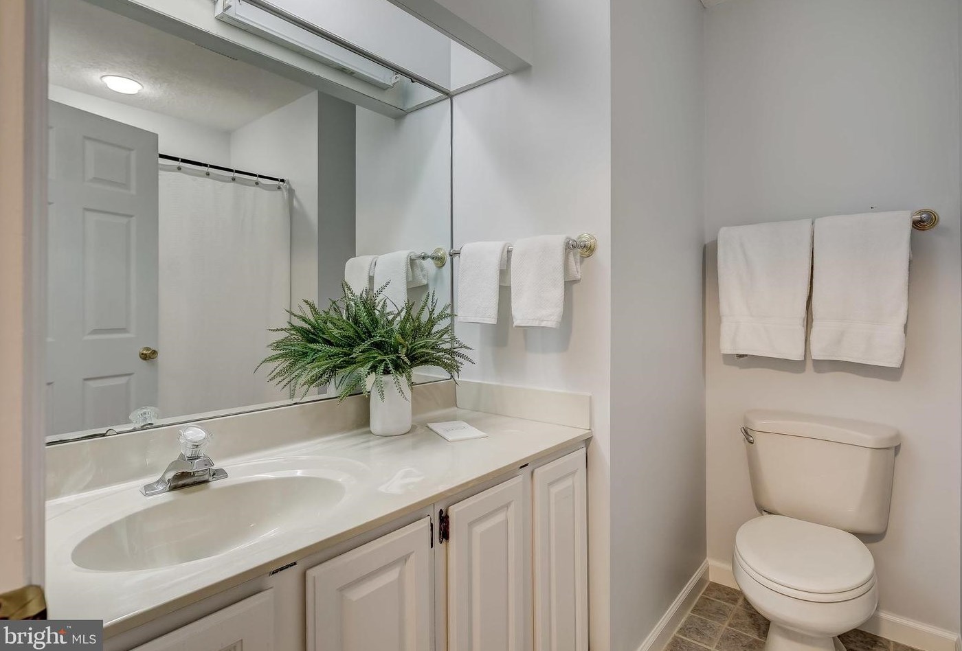 2084 Ingleside Ct, Crofton MD 21114-1849 exterior