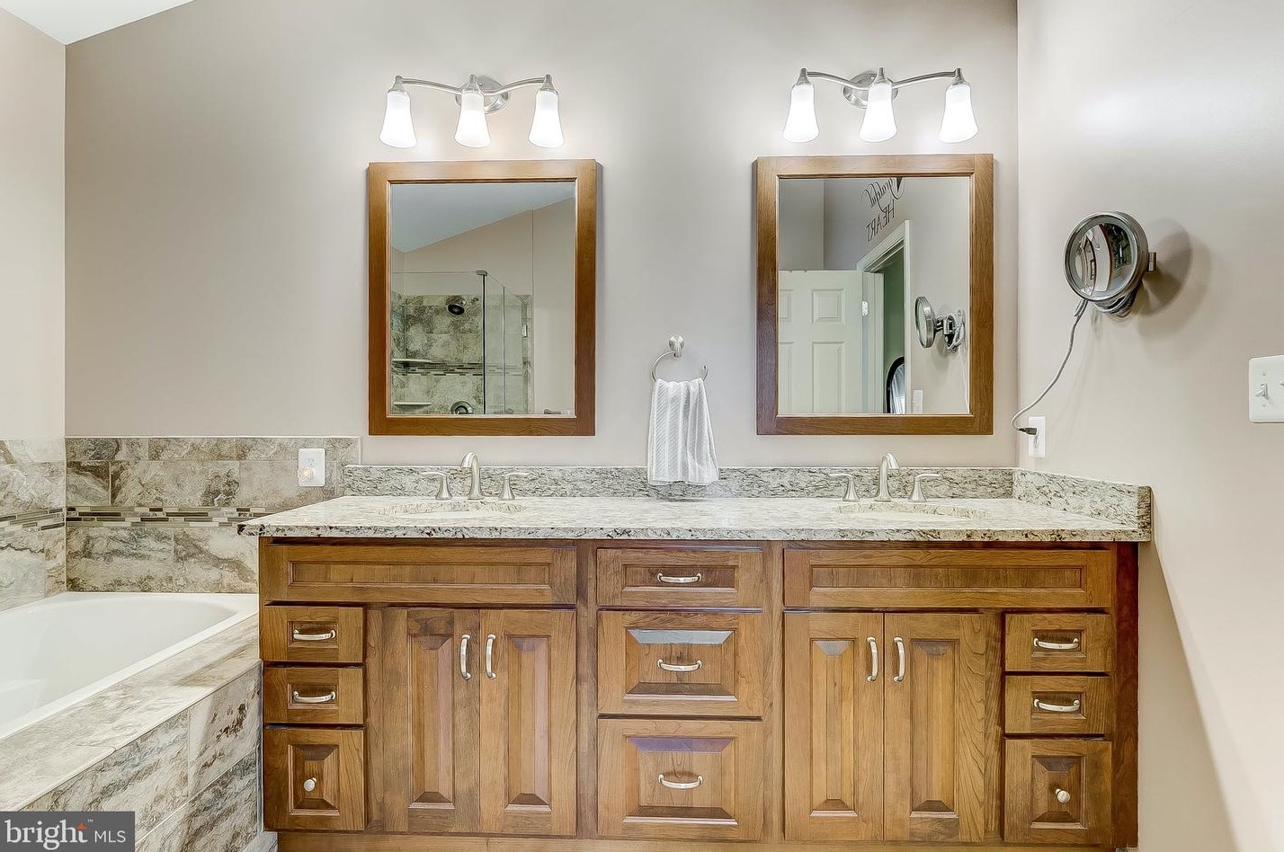 2900 Middle Brg Ct, Crofton MD 21114-2498 exterior