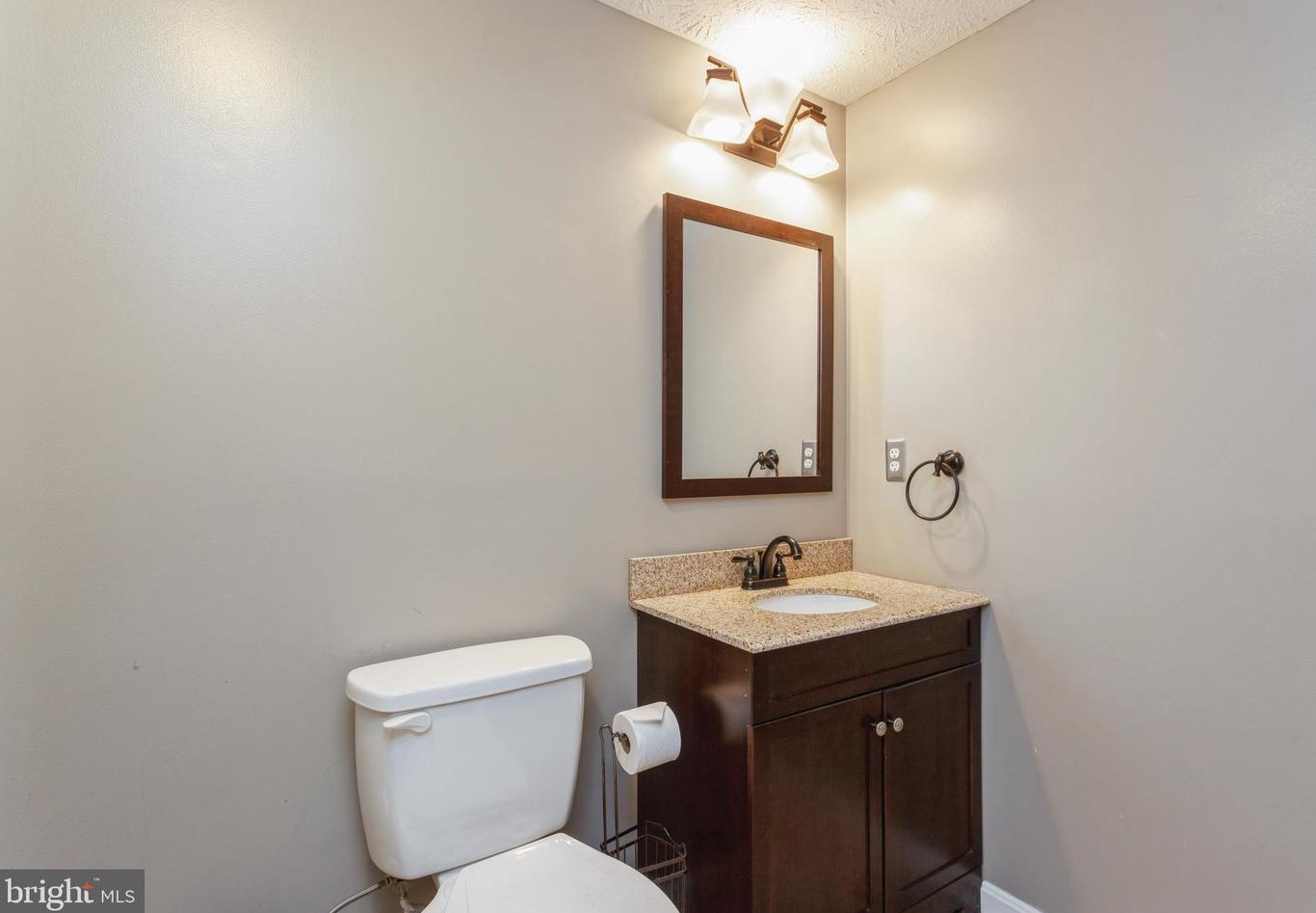 2537 Log Ml Ct, Crofton MD 21114-1859 exterior