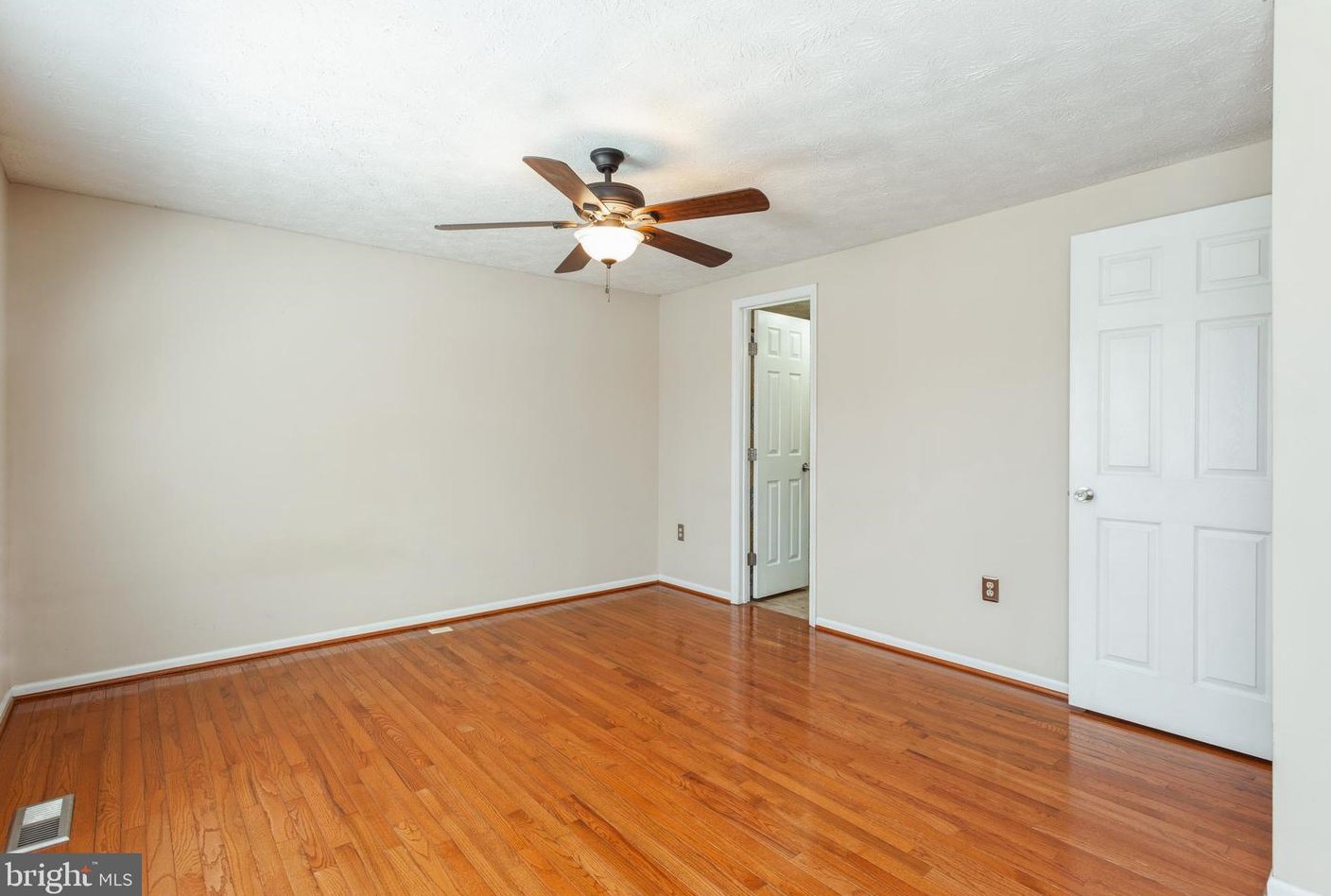 2537 Log Ml Ct, Crofton MD 21114-1859 exterior