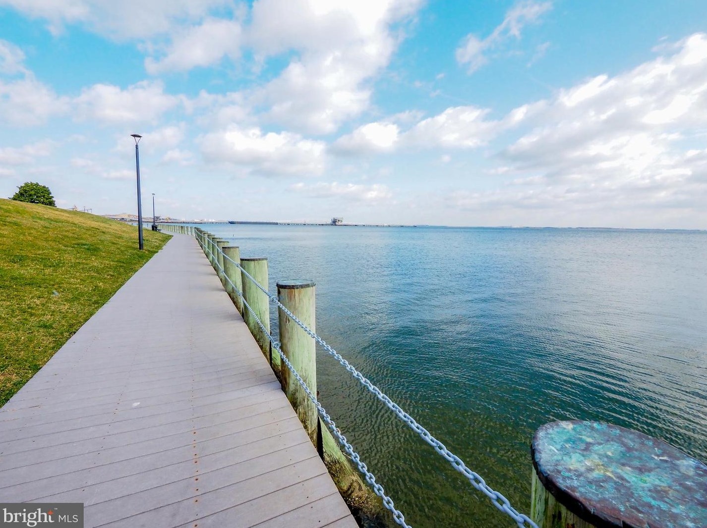 7899 Seaside Ct, Baltimore, MD 21226-2152