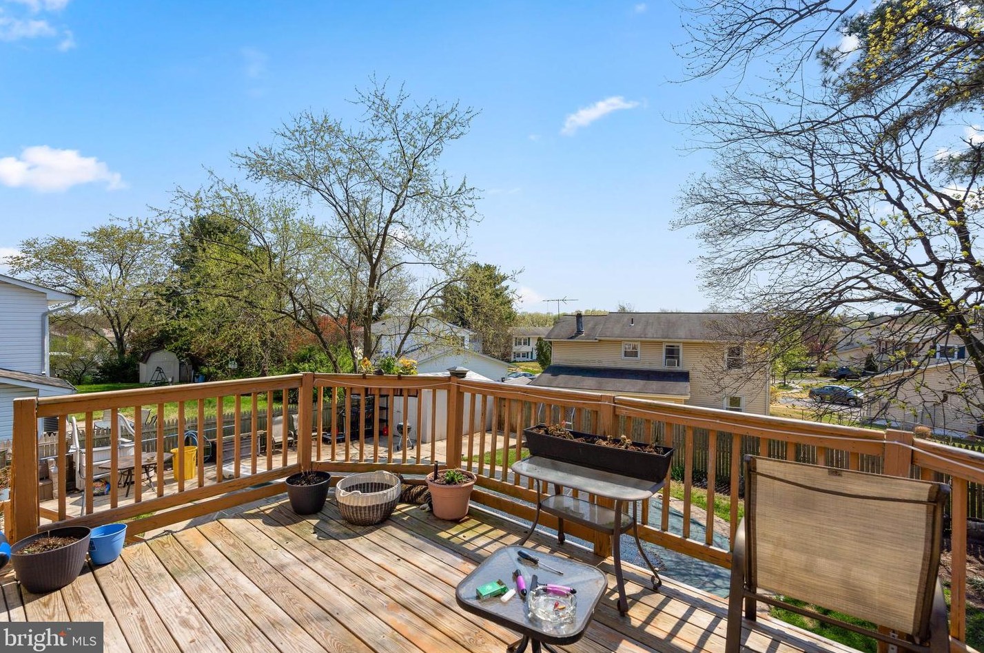 1909 Cuire Dr, Severn MD 21144-1464 exterior