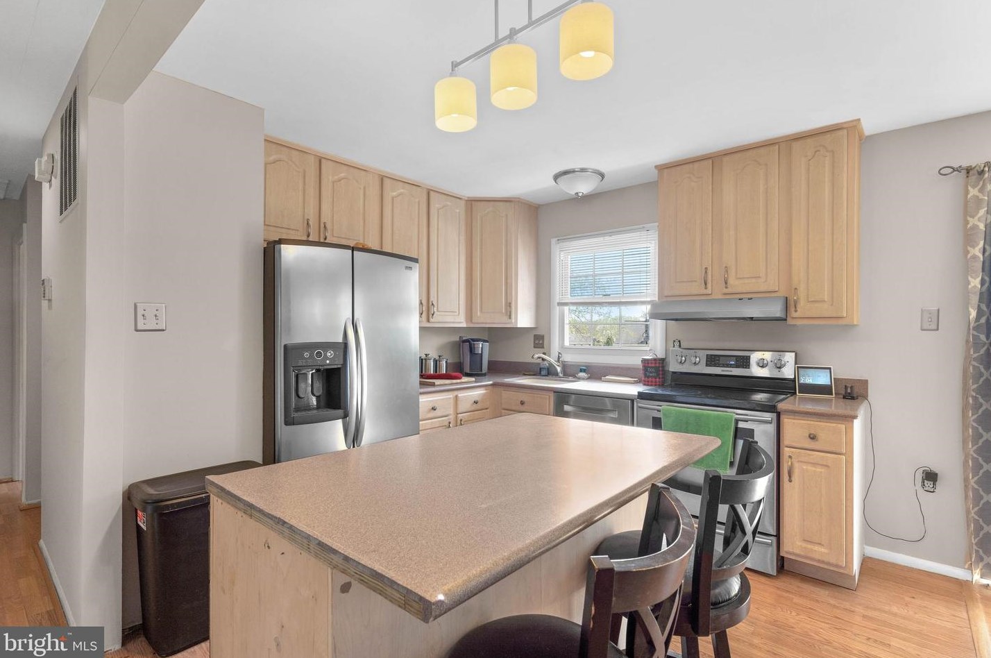 1909 Cuire Dr, Severn MD 21144-1464 exterior