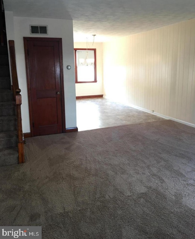 211 Riverview Rd, Baltimore, MD 21225-2618