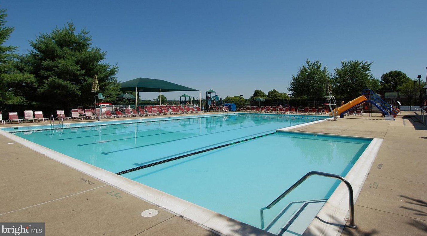 1523 Hornbeam Dr, Crofton MD 21114-3244 exterior