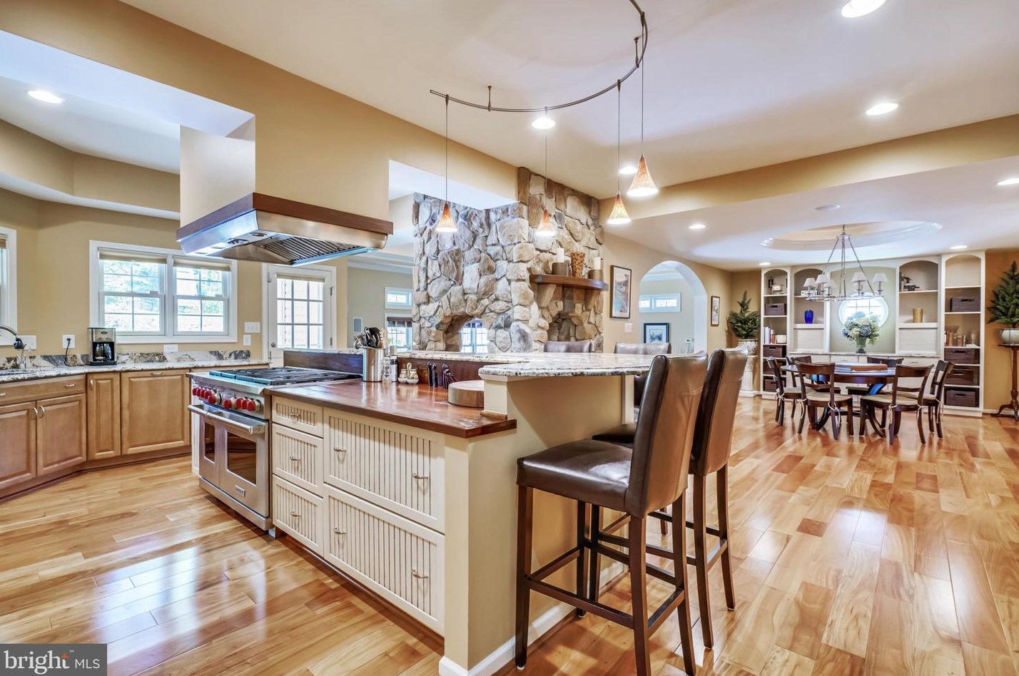 1523 Hornbeam Dr, Crofton MD 21114-3244 exterior