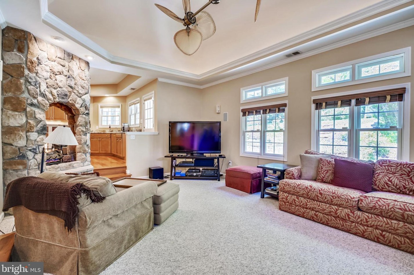 1523 Hornbeam Dr, Crofton MD 21114-3244 exterior