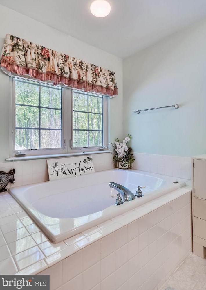 1523 Hornbeam Dr, Crofton MD 21114-3244 exterior