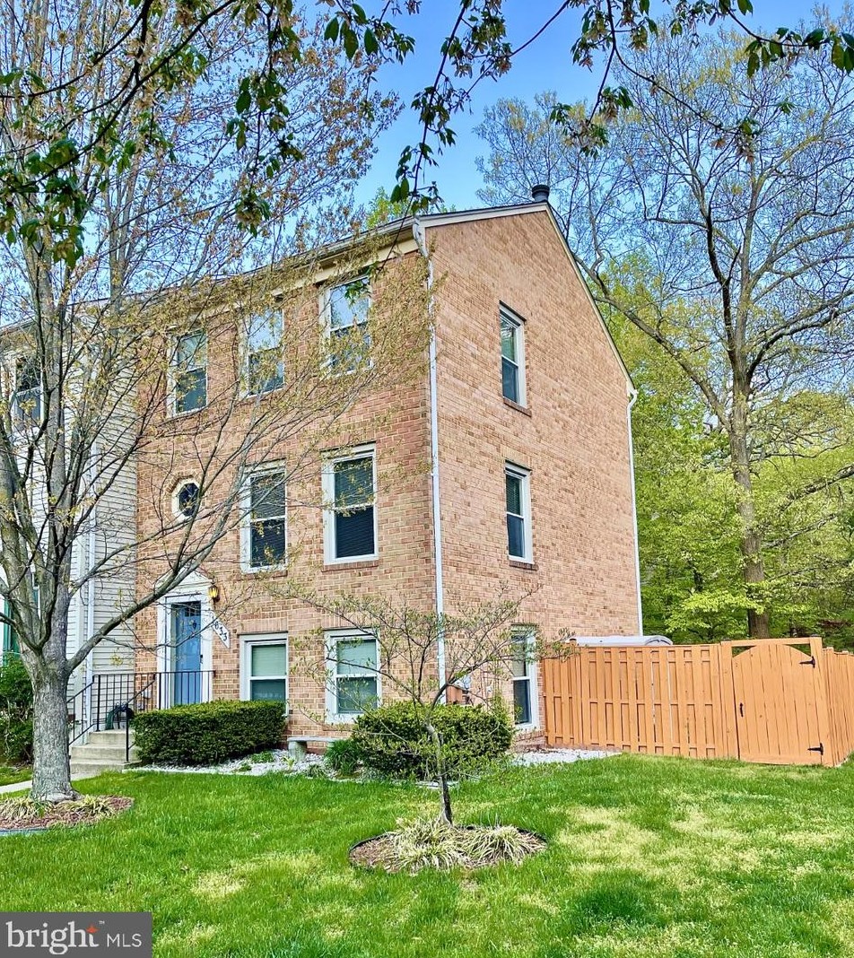 1633 Howard Chapel Ct, Crofton MD  21114-1829 exterior