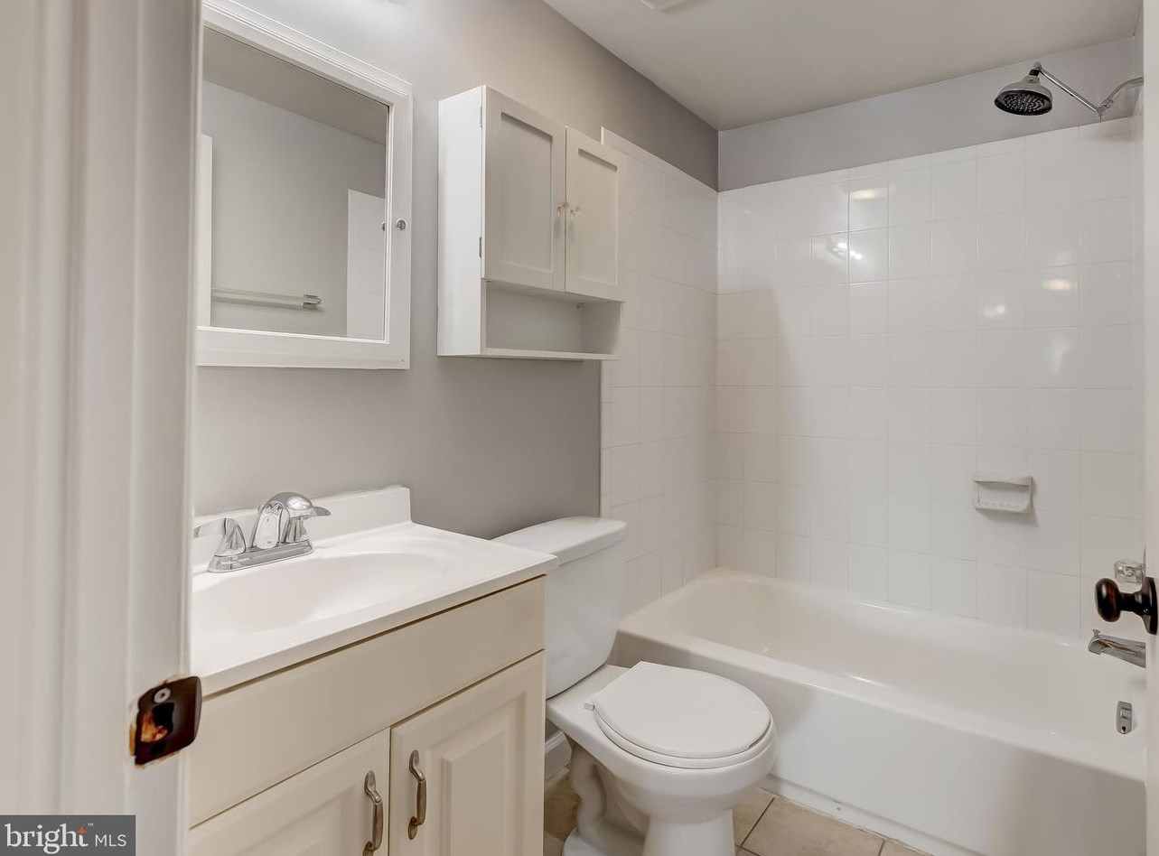 1724 Farmington Ct, Crofton MD  21114-2307 exterior