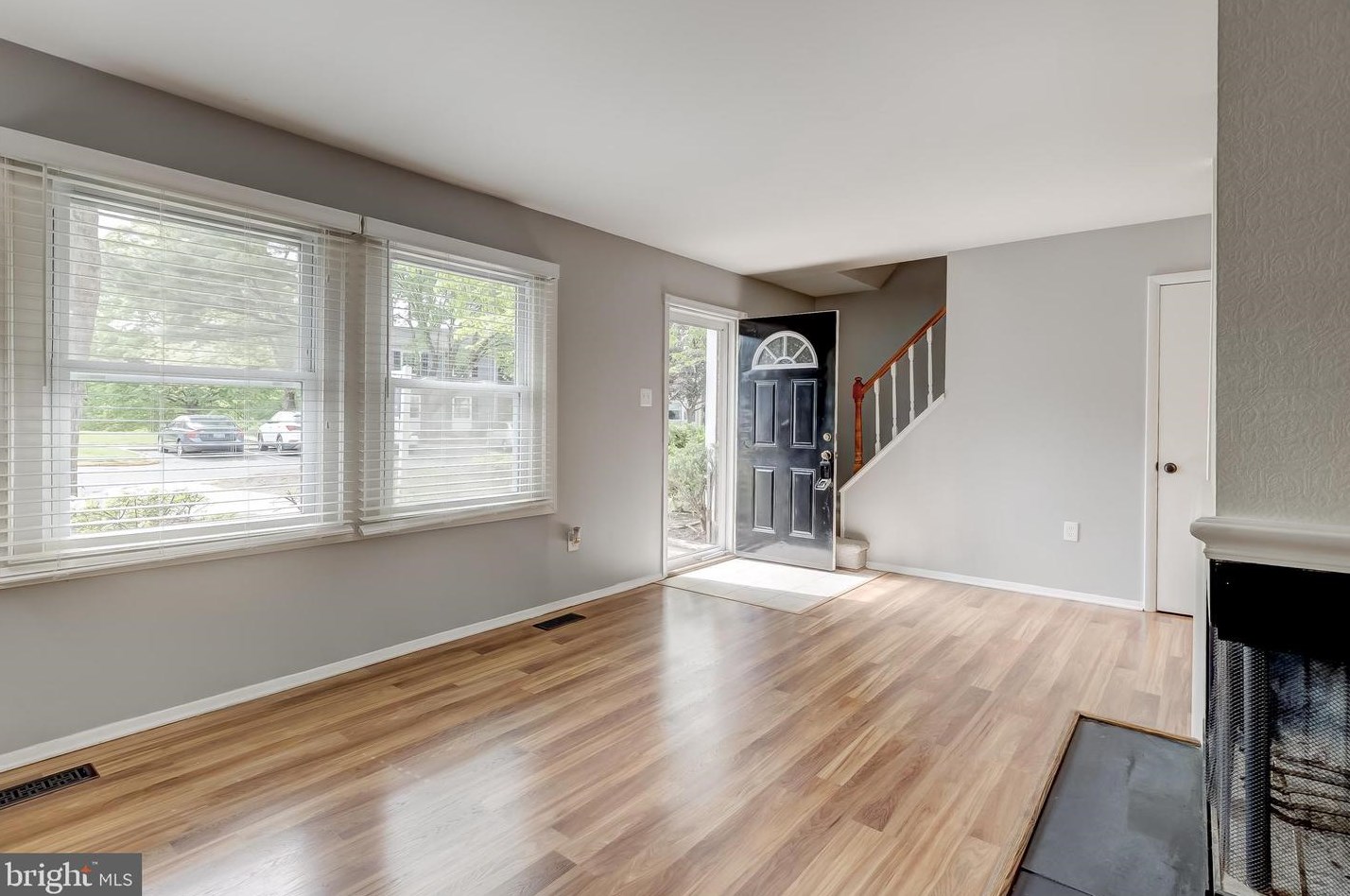 1724 Farmington Ct, Crofton MD  21114-2307 exterior