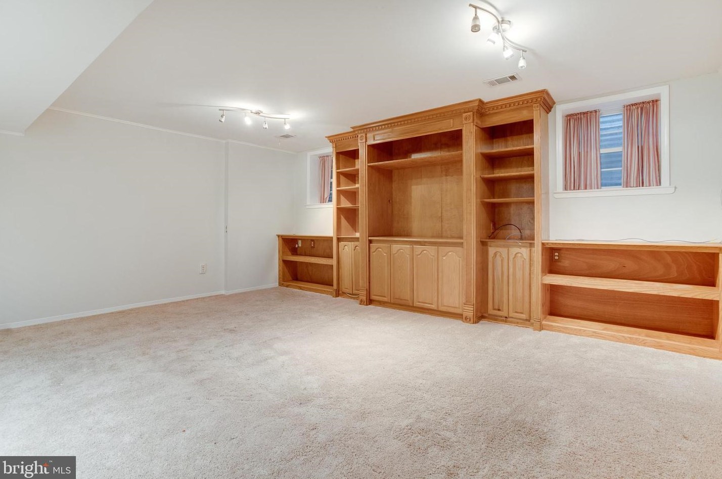 1608 Angus Ct, Crofton MD 21114-2002 exterior