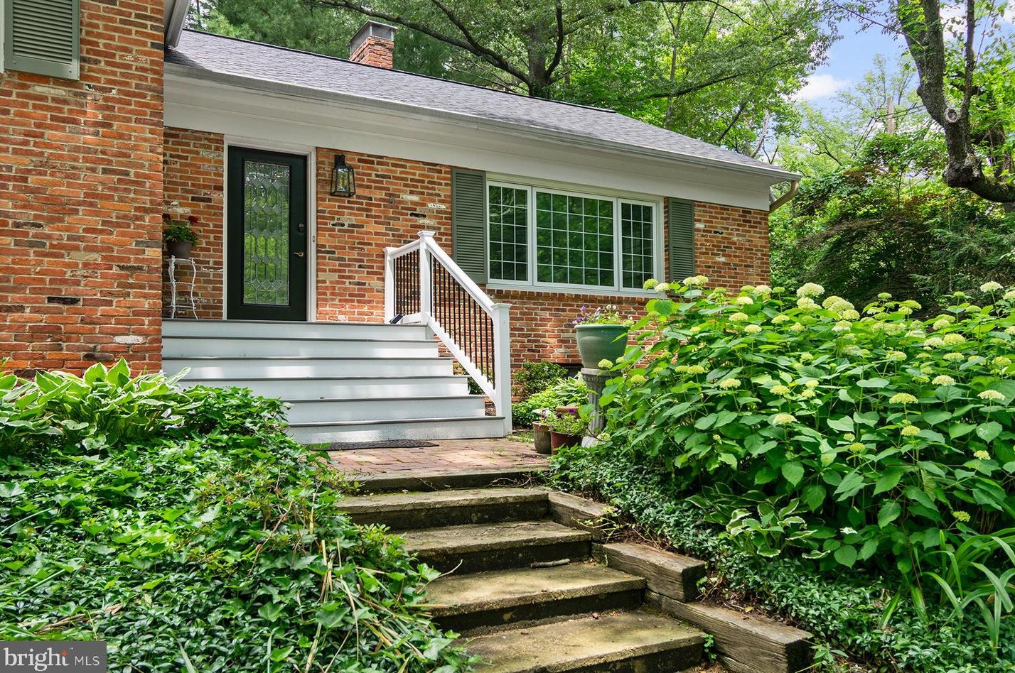 6 Severn River Rd, Severna Park, MD 21146