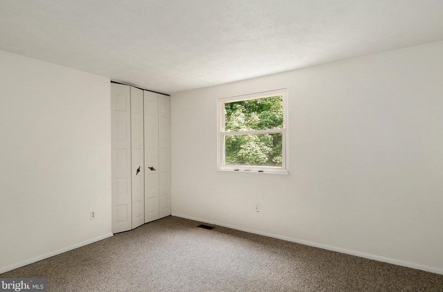 7735 Aragorn Ct, Baltimore MD 21076-1603 exterior