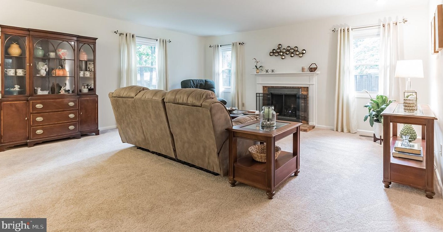 1712 Sturbridge Pl, Crofton MD  21114-2010 exterior