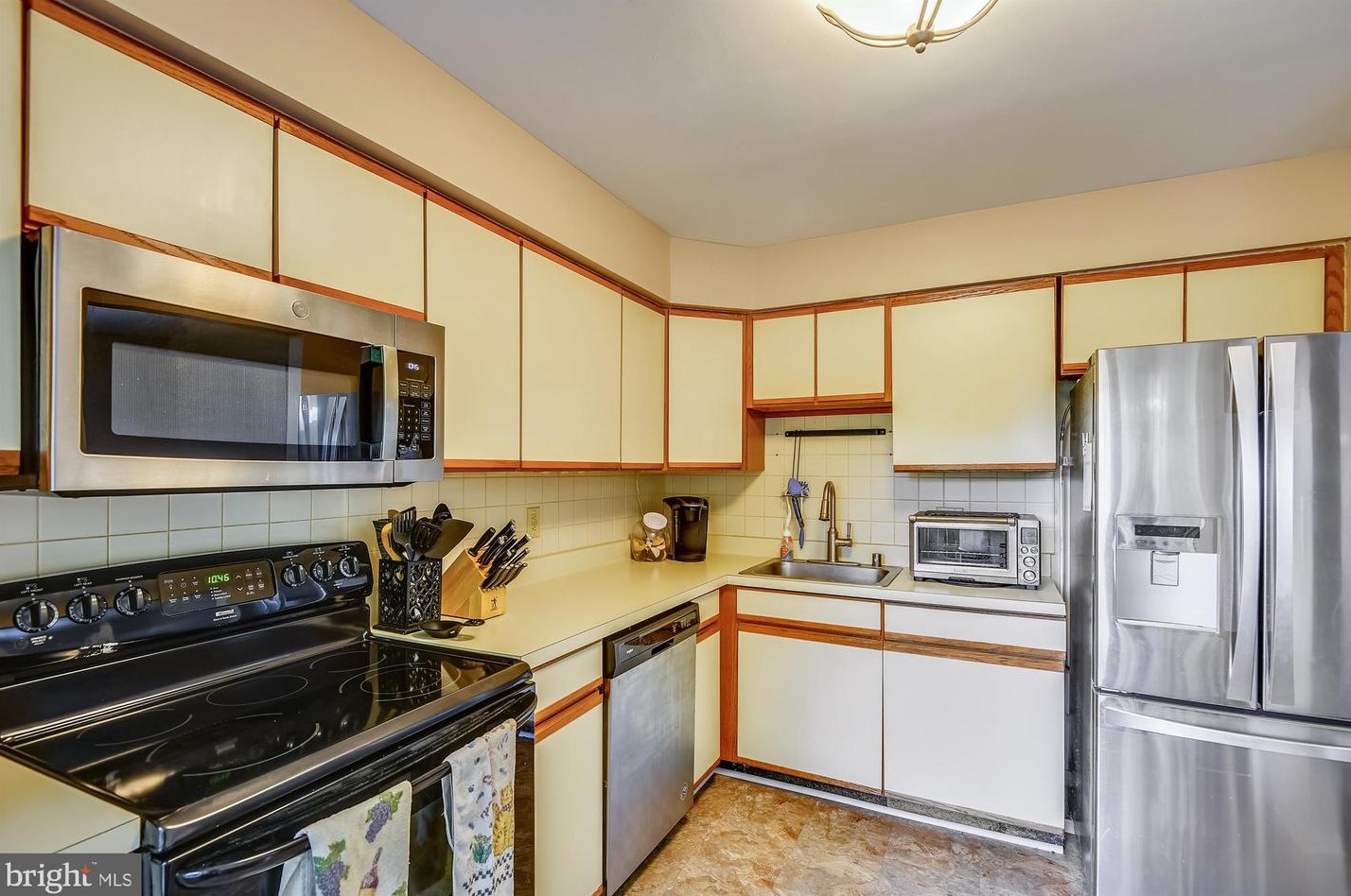 1605 Howard Chapel Ct, Crofton MD  21114-1817 exterior