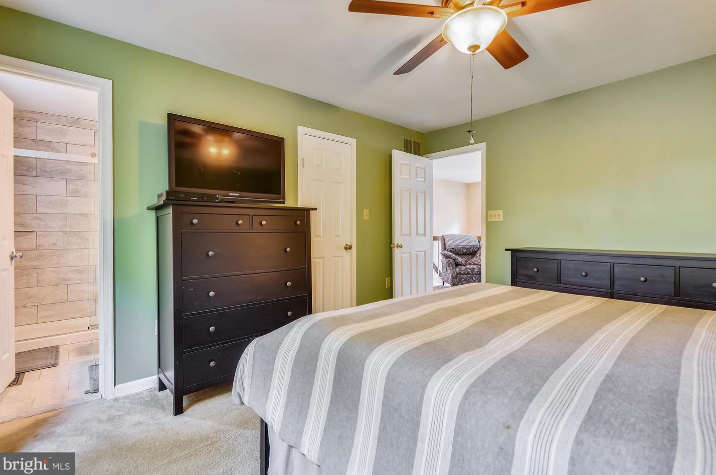 1605 Howard Chapel Ct, Crofton MD 21114-1817 exterior