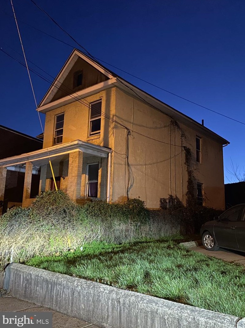 226 Valley St, Cumberland, MD 21502