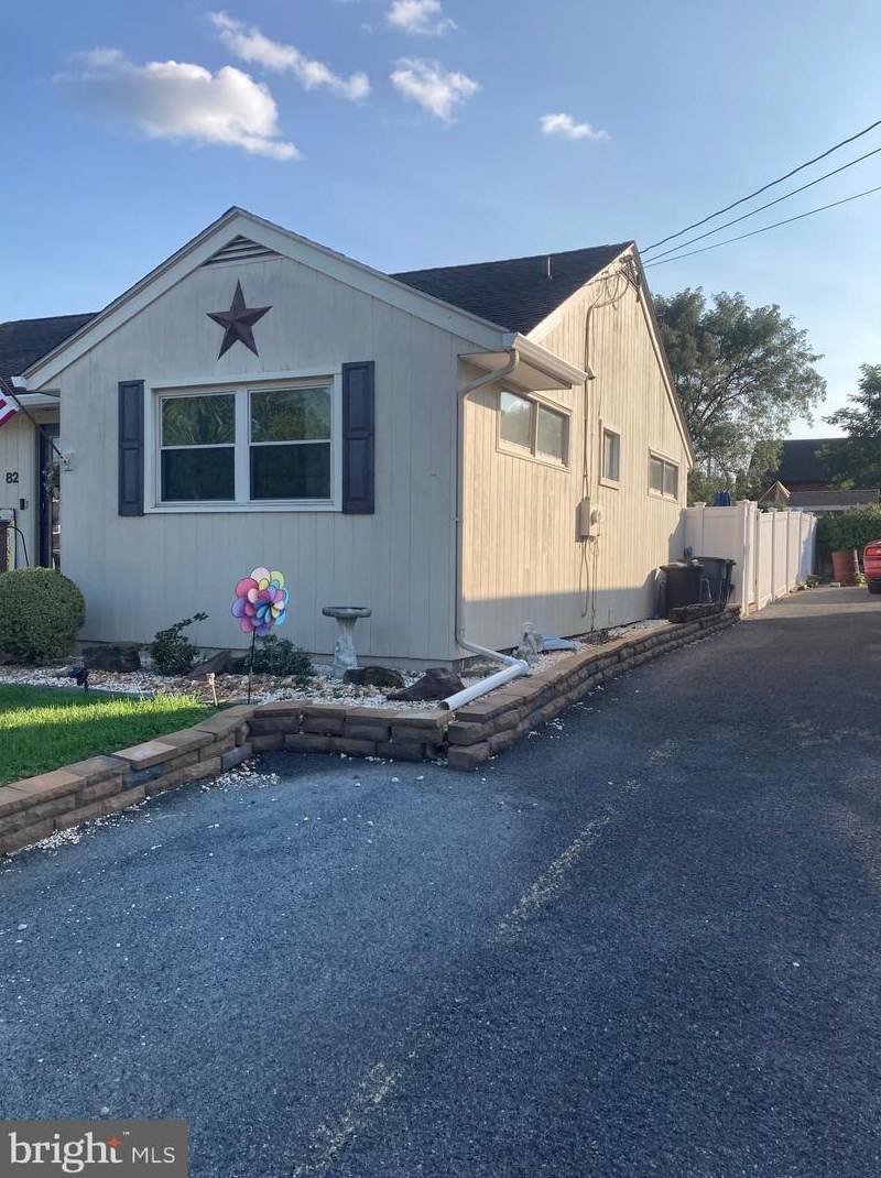82 Lavale Blvd, Cumberland, MD 21502
