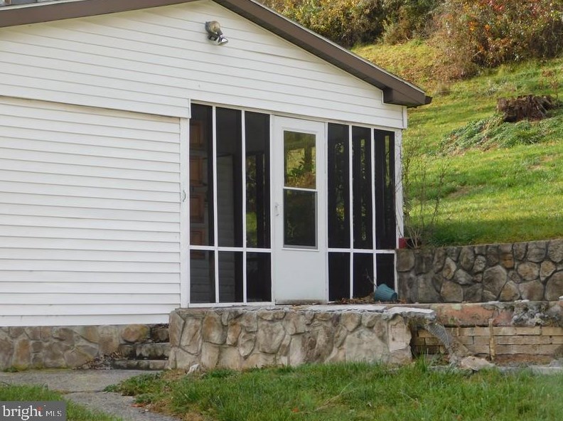 11321 Morningside Dr Ne, Cumberland, MD 21502