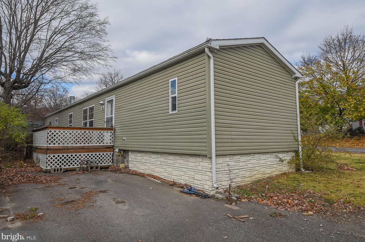 14150 Glen Oaks Dr Sw, Cumberland, MD 21502