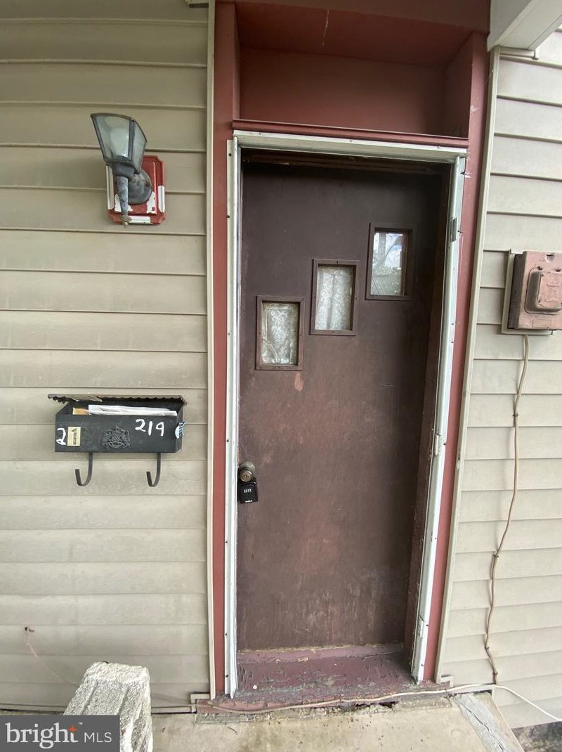 219-221 Independence St, Cumberland, MD 21502