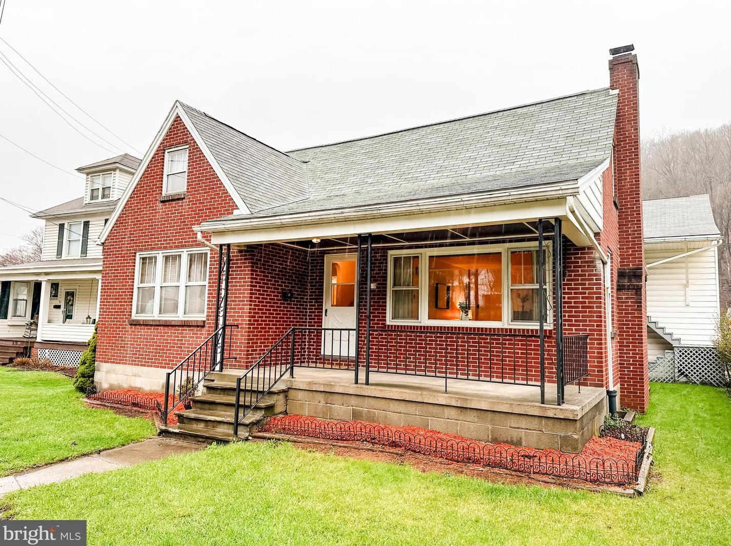 61 1/2 E Main St, Lonaconing, MD 21539