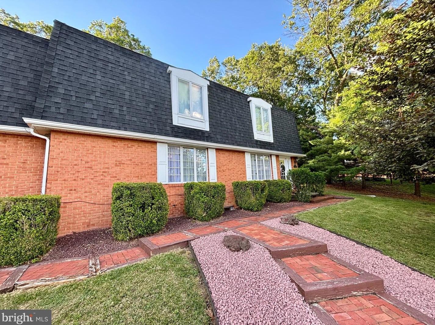 909 Eastgate Ct, Cumberland, MD 21502-1811