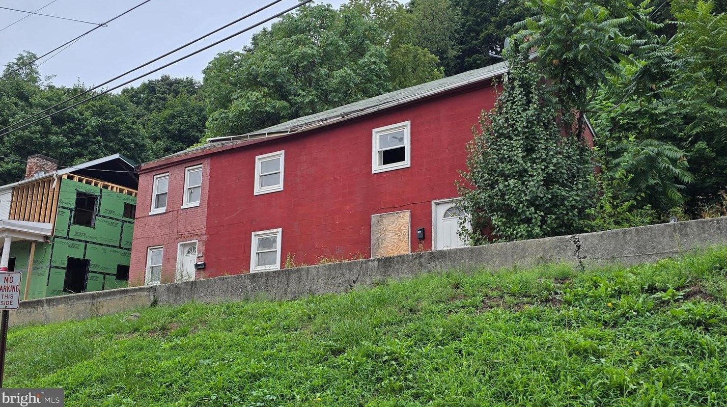358 Bedford St, Cumberland, MD 21502-1703