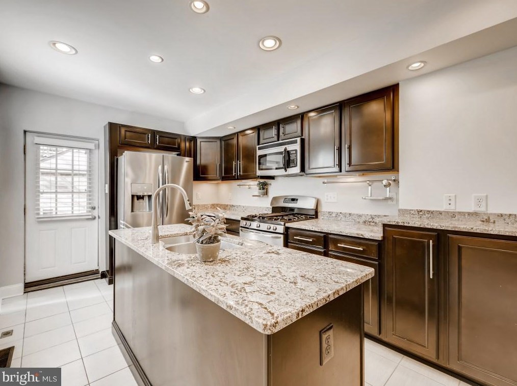 720 Luzerne Ave, Baltimore MD  21205-2614 exterior