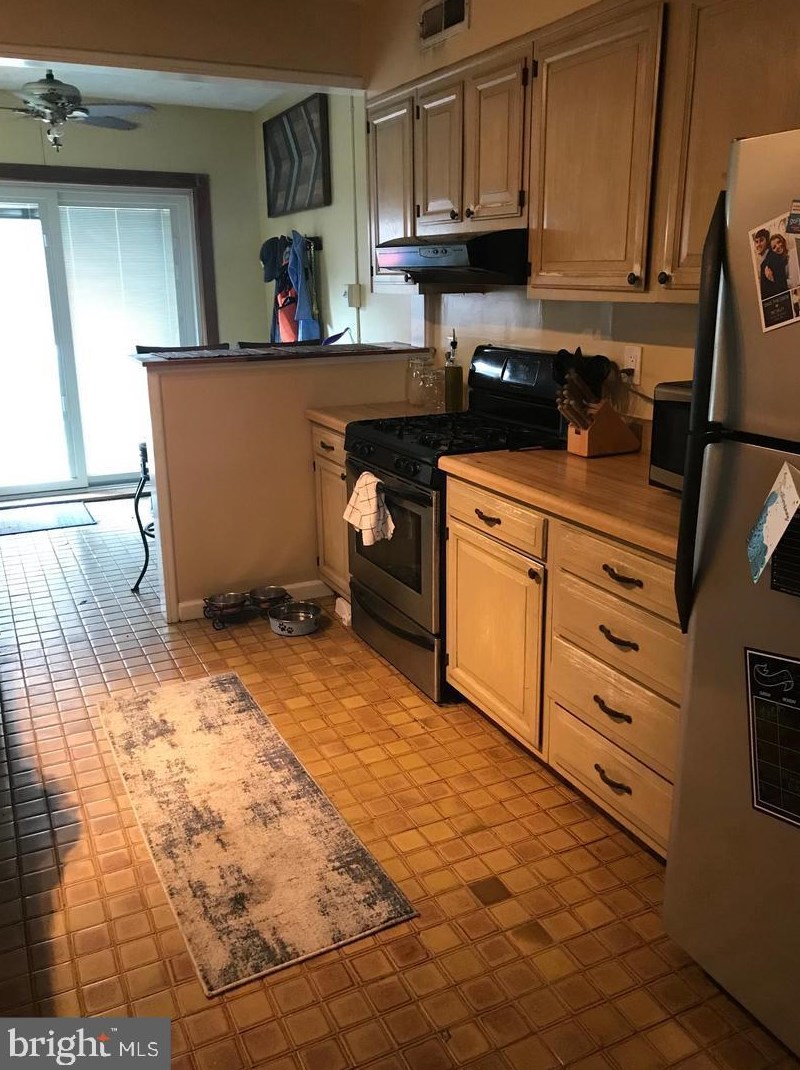 203 Cross St, Baltimore MD  21230-4113 exterior