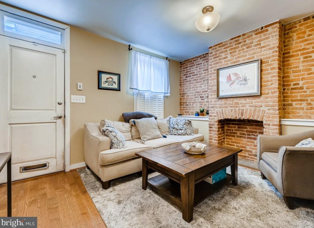 8 Bradford St, Baltimore, MD 21224-1034
