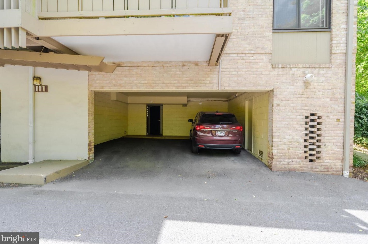 111 Cross Keys Rd, Baltimore MD  21210-1535 exterior