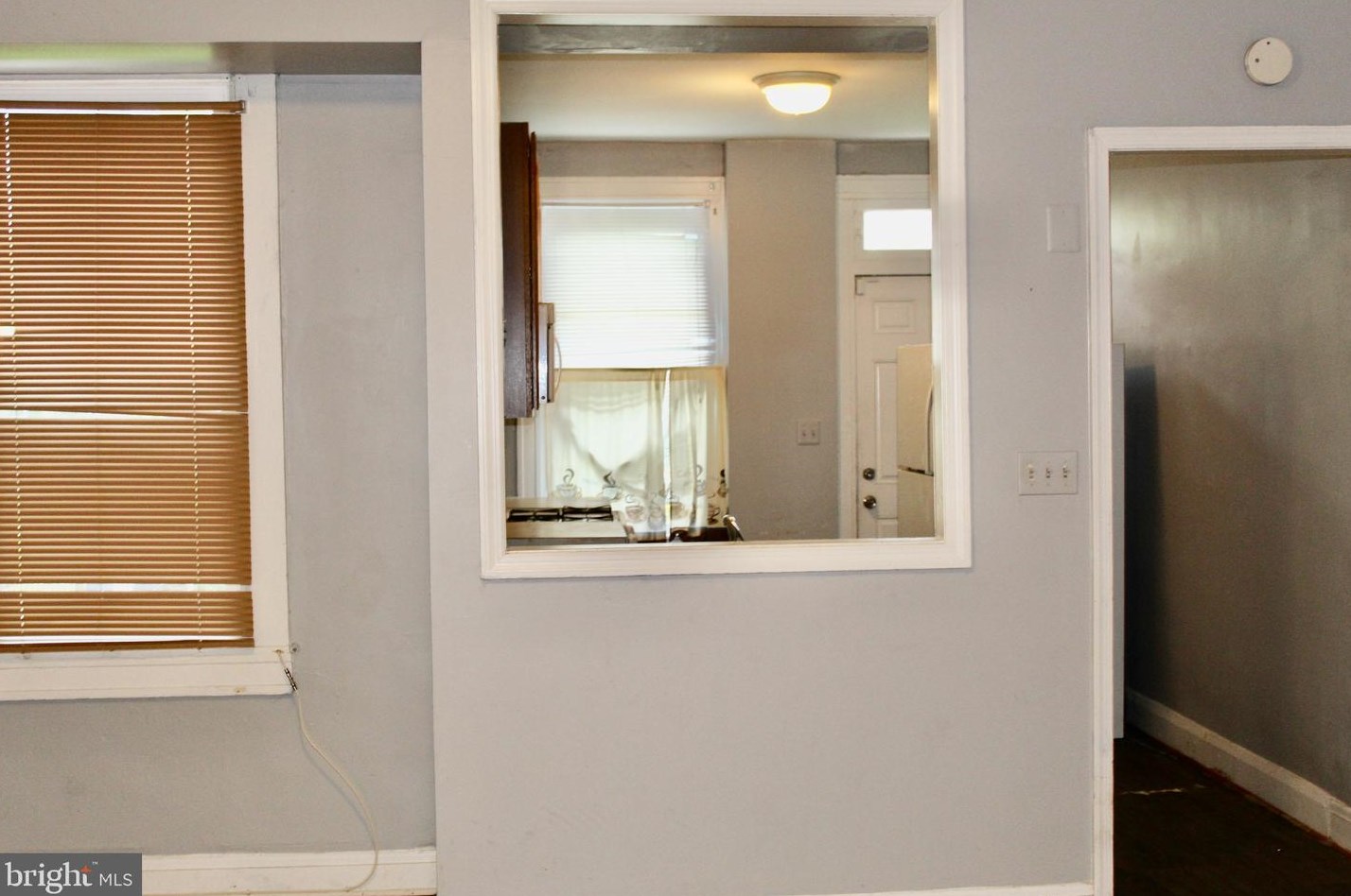 2823 Pelham Ave, Baltimore MD  21213-1219 exterior