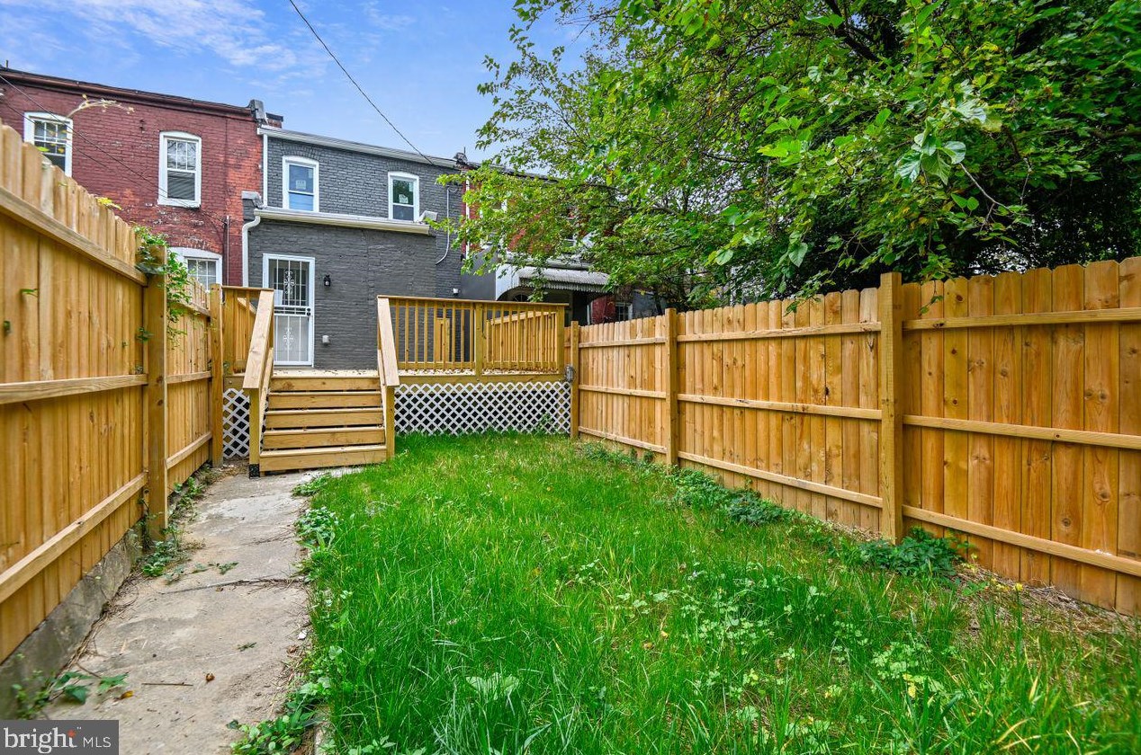 145 Siegwart Ln, Baltimore, MD 21229-3833