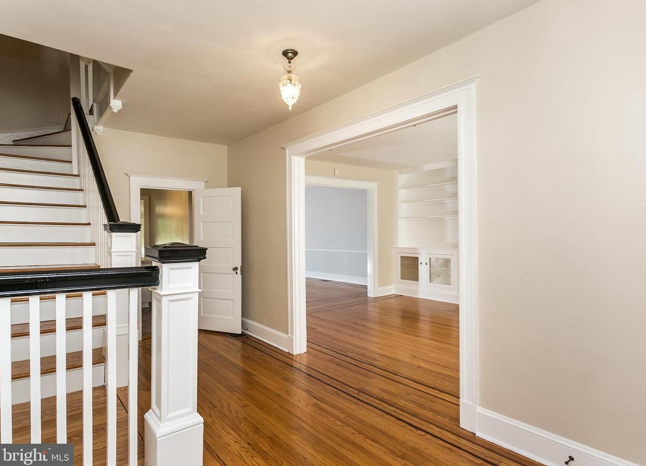 4332 Roland Ave, Baltimore MD  21210-2745 exterior