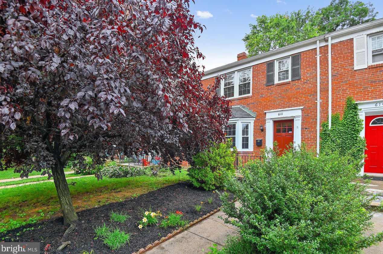 6111 Parkway Dr, Baltimore MD  21212-2737 exterior