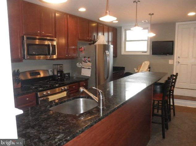 913 Potomac St, Baltimore MD  21224-4954 exterior