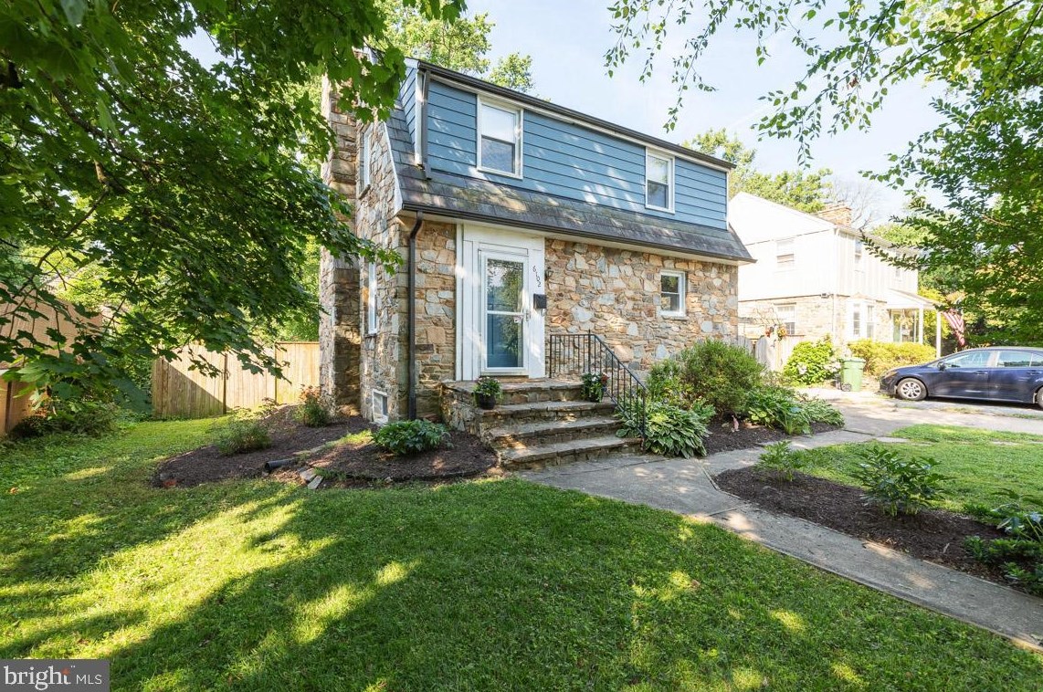 6102 Greenspring Ave, Baltimore MD  21209-3922 exterior
