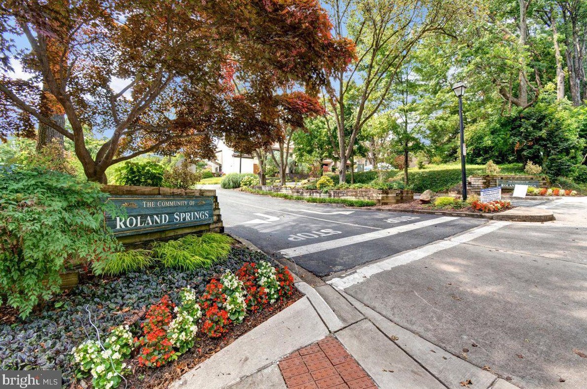 731 Stoney Spring Dr, Baltimore, MD 21210-2713