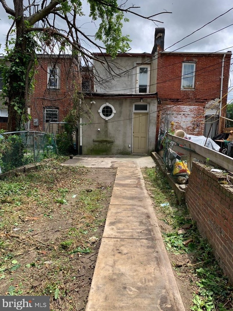 1412 Saratoga St, Baltimore MD  21223-1861 exterior
