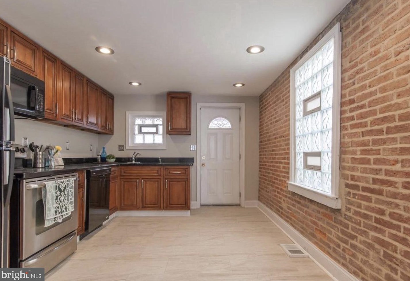 1523 Pratt St, Baltimore MD  21223-4430 exterior