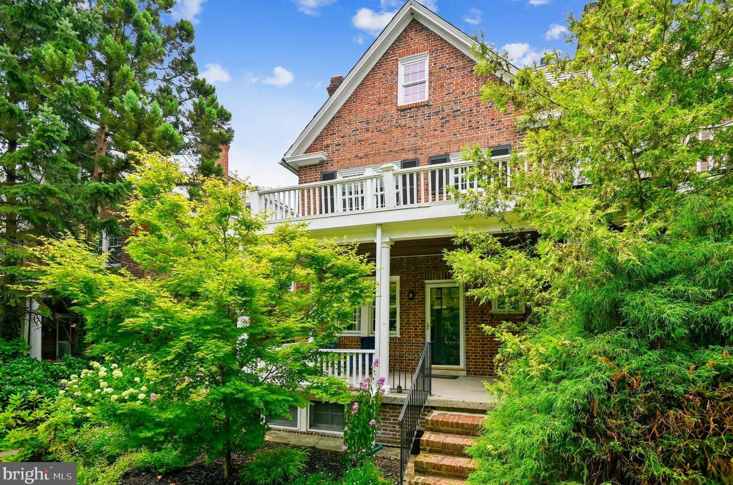 31 York Ct, Baltimore, MD 21218-1248